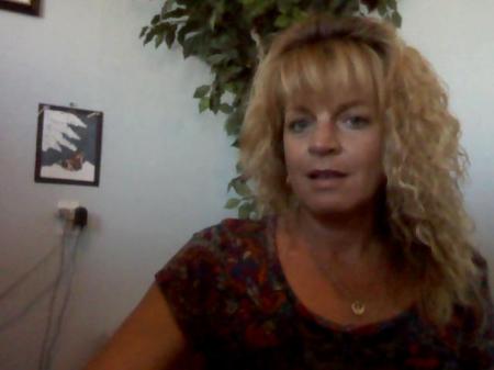 Beth Bell Photo 9