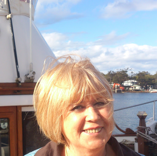 Julie Woodward Photo 37