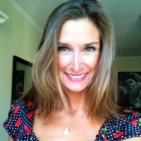 Elizabeth Layton Photo 18