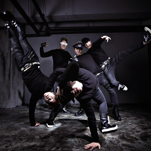 Byung Lee Photo 24