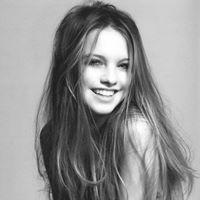 Julia Meyer Photo 12