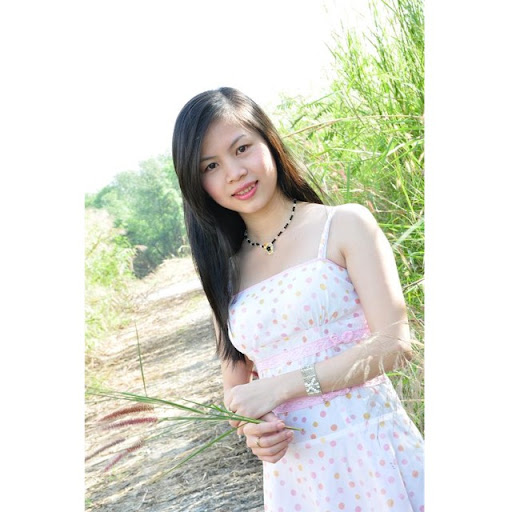 Julie Huynh Photo 42