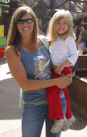 Danielle Cook Photo 10