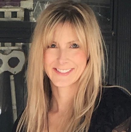 Elizabeth Lutz Photo 27