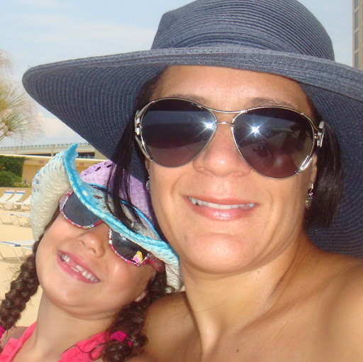 Raquel Strong Photo 2