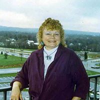 Lynne Hirzel Photo 4