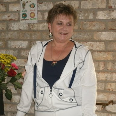 Julie Donahue Photo 26