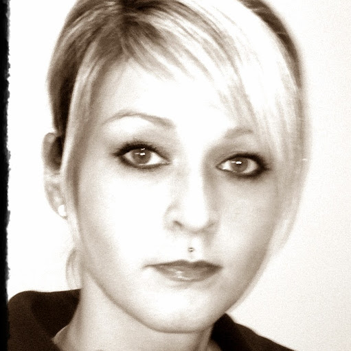 Jenni Thomas Photo 15