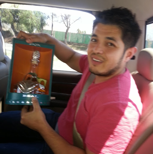 Hiram Cervantes Photo 8