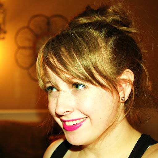 Andrea Barnes Photo 21