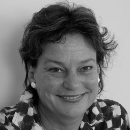 Helen Travers Photo 16
