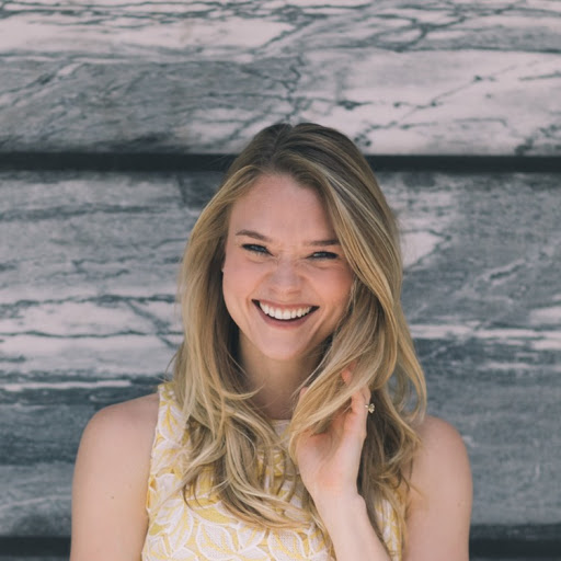 Sarah Larson Photo 48