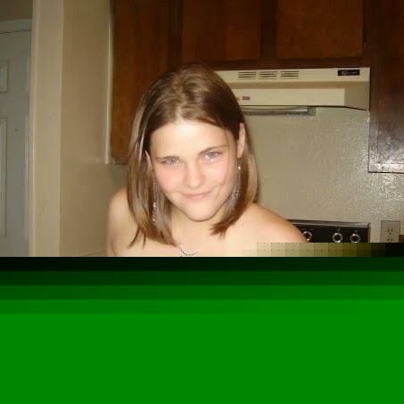 Laura Thomas Photo 41