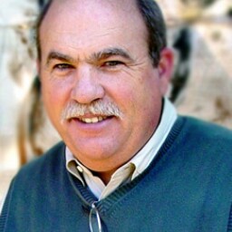 Robert Howell Photo 19