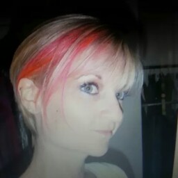 Tracey Tomlin Photo 17