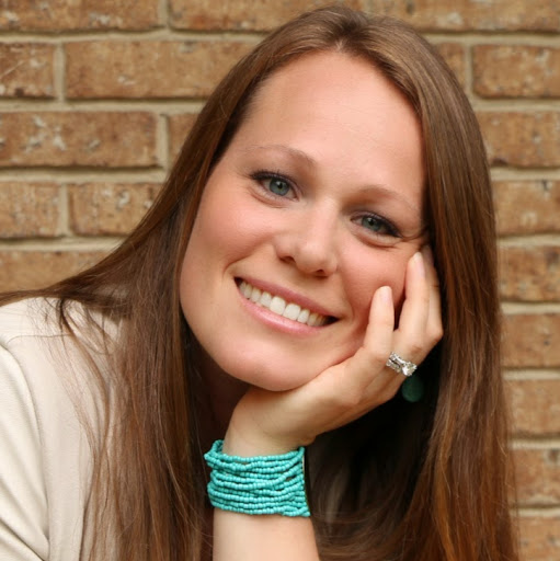 Maggie Rowe Photo 20