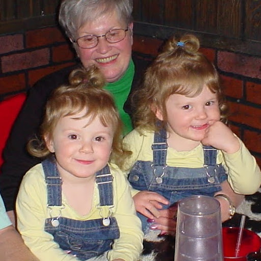 Joyce Lint Photo 9