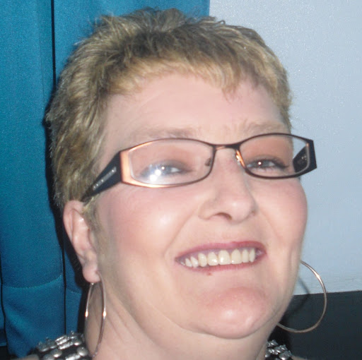 Sharon Reynolds Photo 18