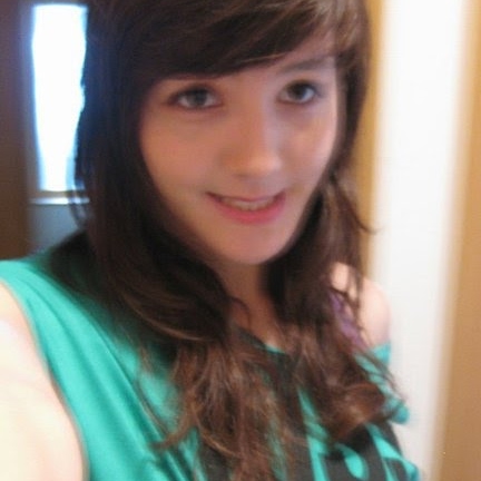 Emily Kohler Photo 20