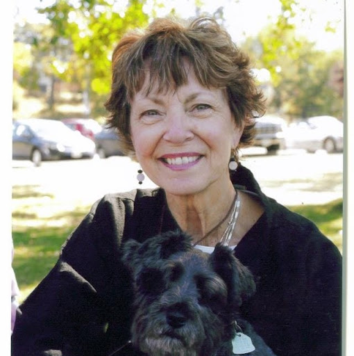 Elizabeth Hewson Photo 12
