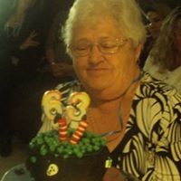 Gloria Lynch Photo 13