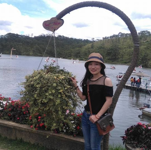 Chau Hoang Photo 37