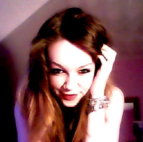 Hayley Hamilton Photo 23