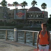 Gina Chaves Photo 9