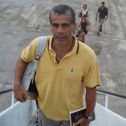 Carlos Dores Photo 2