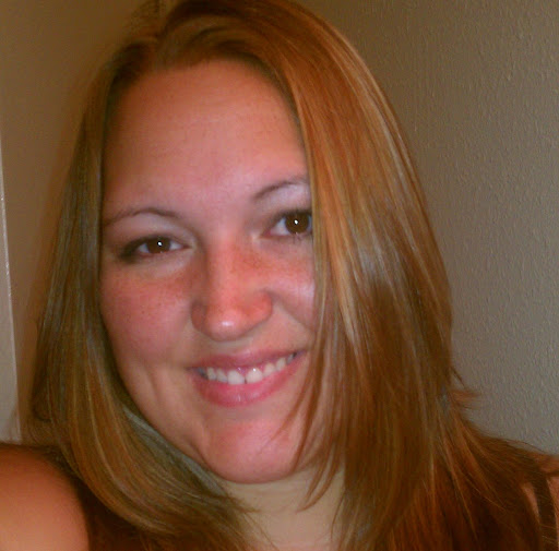 Laura Fischer Photo 12