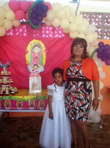 Laura Almaraz Photo 15