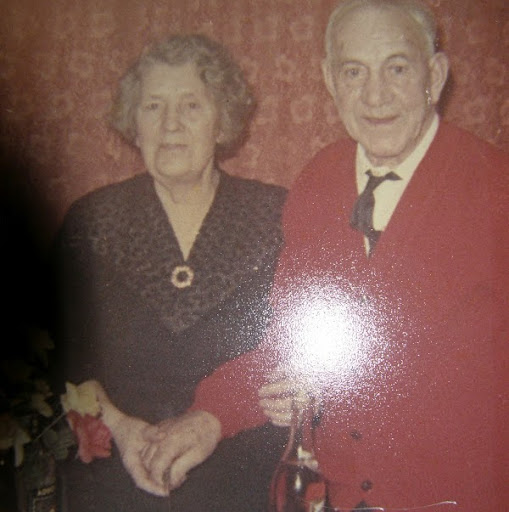 Arlene King Photo 26