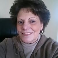 Elizabeth Valenti Photo 18