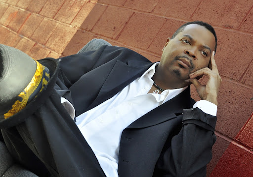 Antonio Wells Photo 22