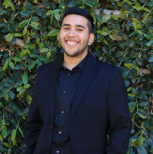 Julian Gonzalez Photo 38