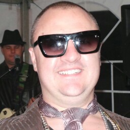Warren Papas Photo 2