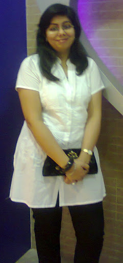 Deepika Seth Photo 13