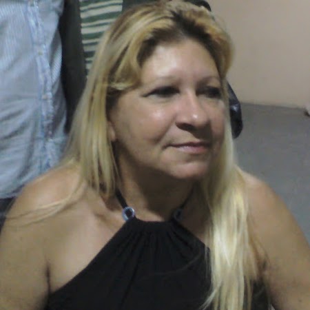 Celia Flor Photo 17