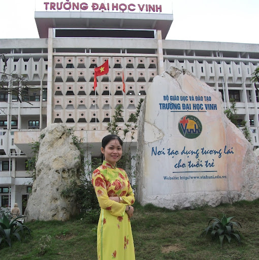 Thuylinh Dinh Photo 7