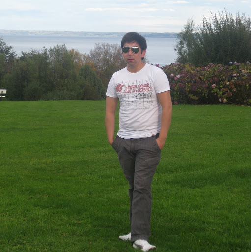 Miguel Rosales Photo 35