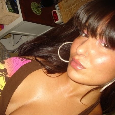 Elizabeth Arthur Photo 21
