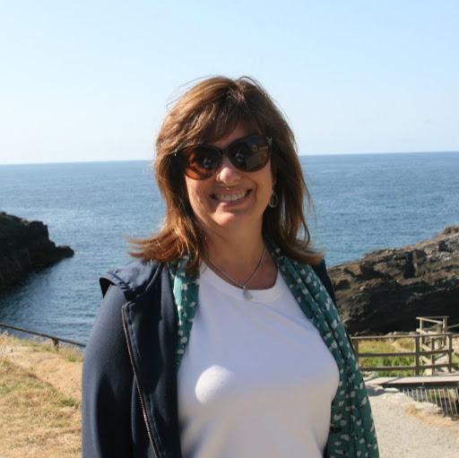 Catherine Cooper Photo 18