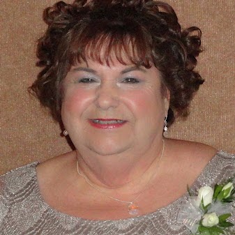 Linda Garrett Photo 17