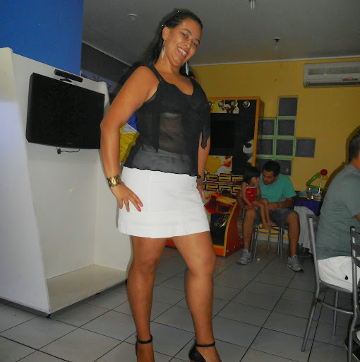 Michelle Toledo Photo 30