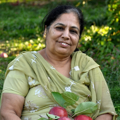 Sushma Bhatia Photo 7