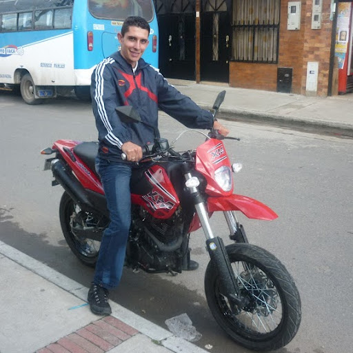 Oscar Leonardo Photo 13