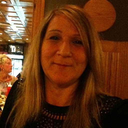 Suzanne Adams Photo 24