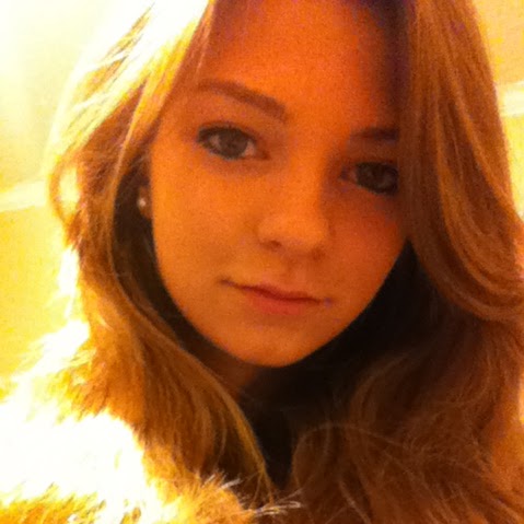 Julia Bruns Photo 13