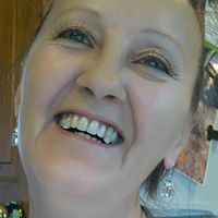 Lynn Richards Photo 32