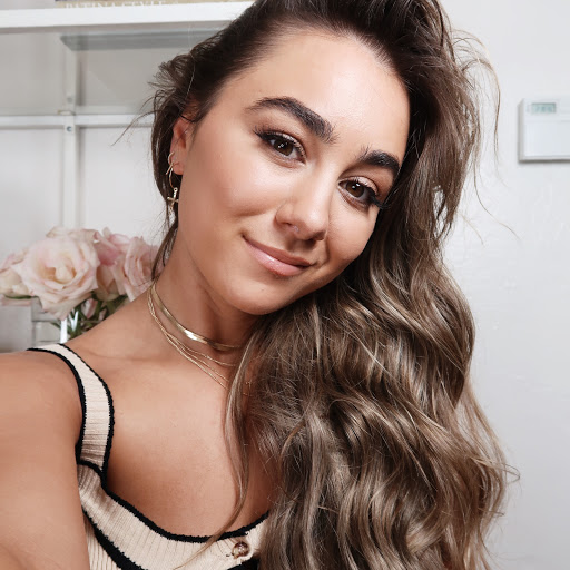 Julia Martin Photo 21